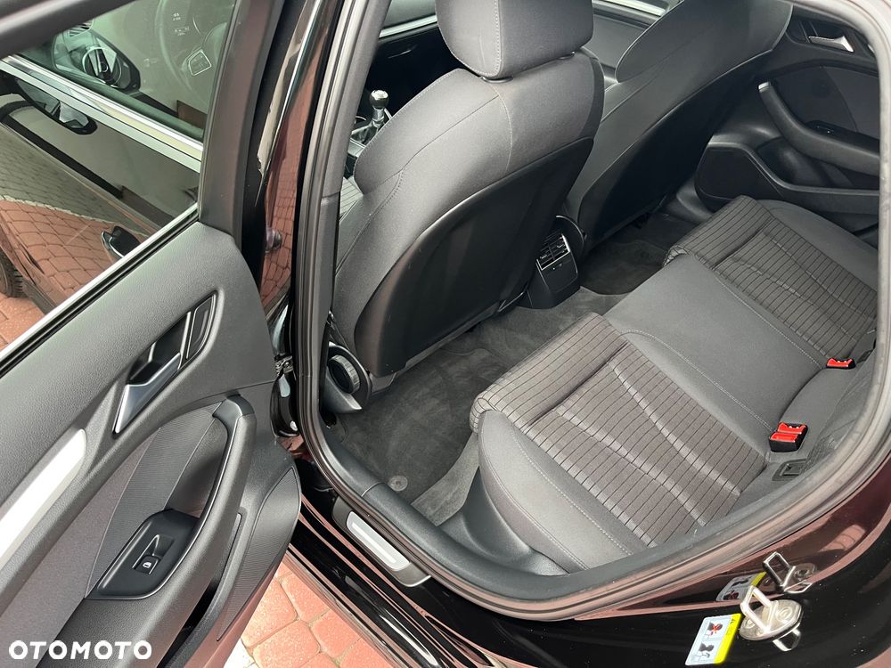 Audi A3 Sportback 1.4 TFSI S line Sportpaket - 13