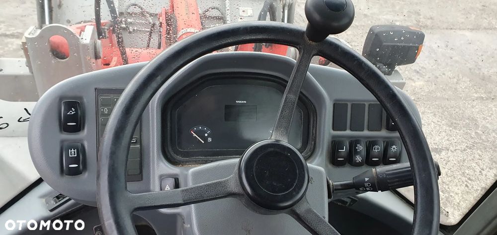 Volvo L30G - 4