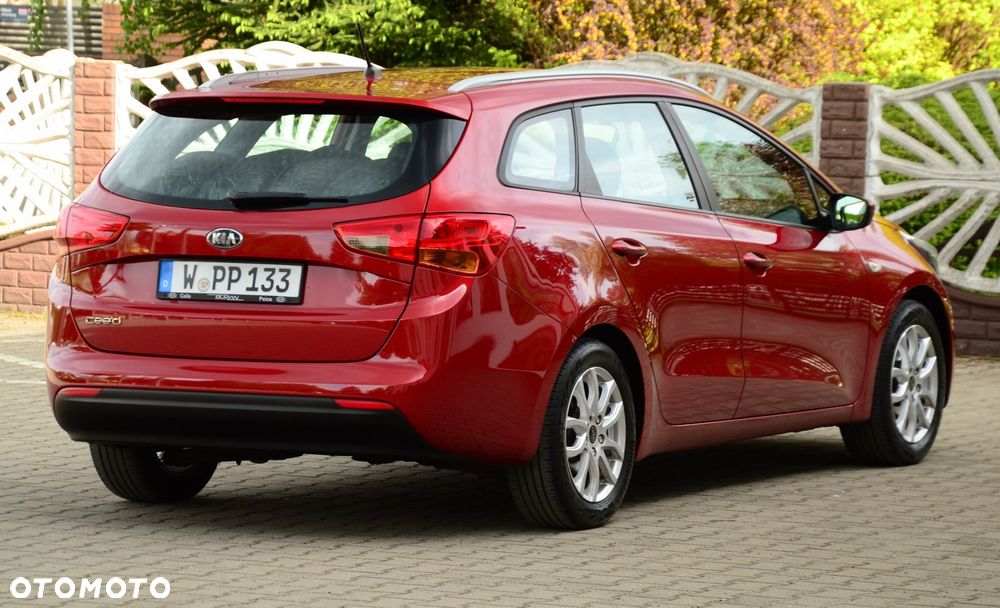 Kia Ceed - 10