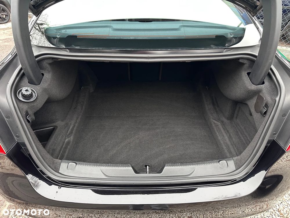 Jaguar XE 20d Prestige - 8