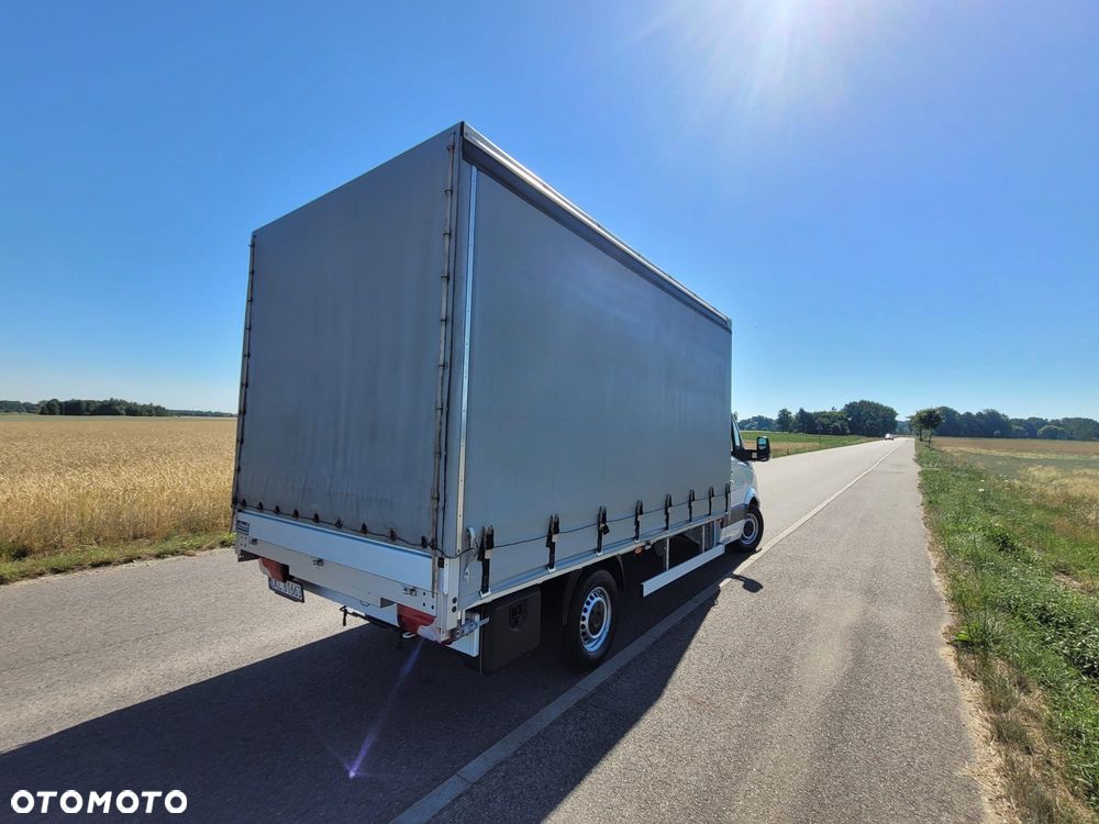Mercedes-Benz Sprinter - 11