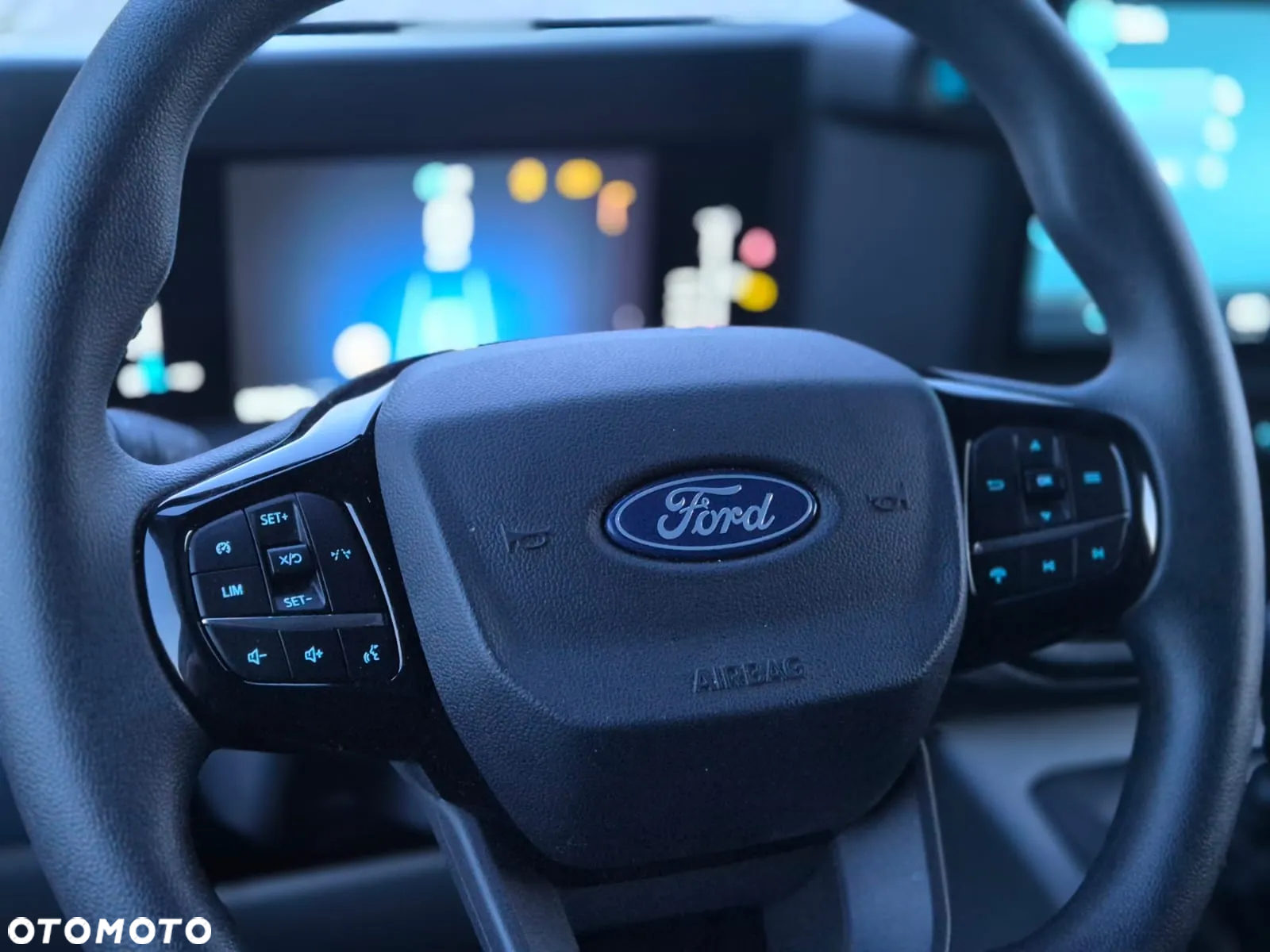 Ford Transit Custom 320 L2H1 LKW VA MultiCab Limited - 17