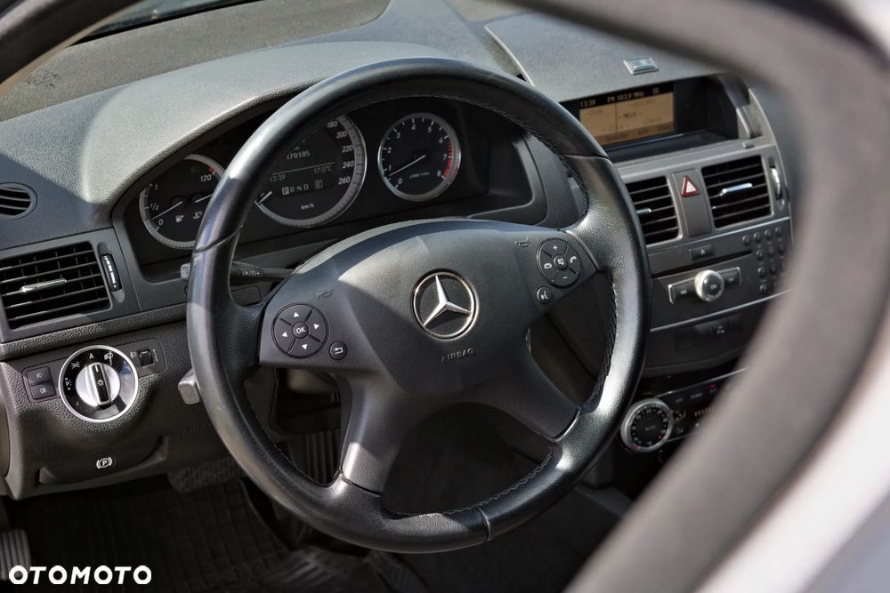 Mercedes-Benz Klasa C 180 CGI Automatik BlueEFFICIENCY - 21