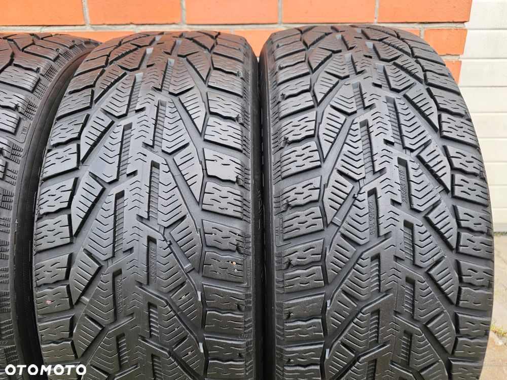 (K8) 235/55R19 105V XL 5,5mm 19r / Kormoran SuvSnow 4x4 - 5