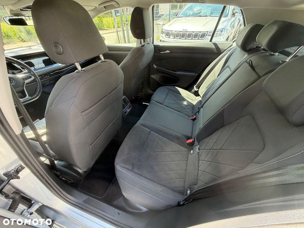 Volkswagen Golf - 33