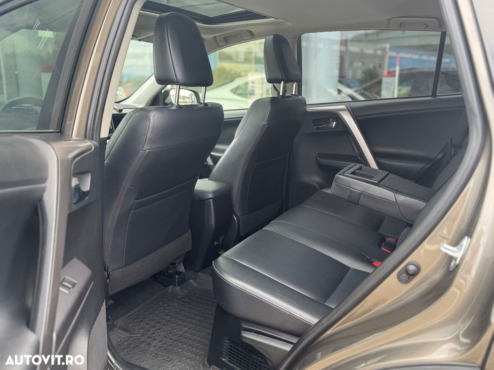 Toyota RAV4 - 24