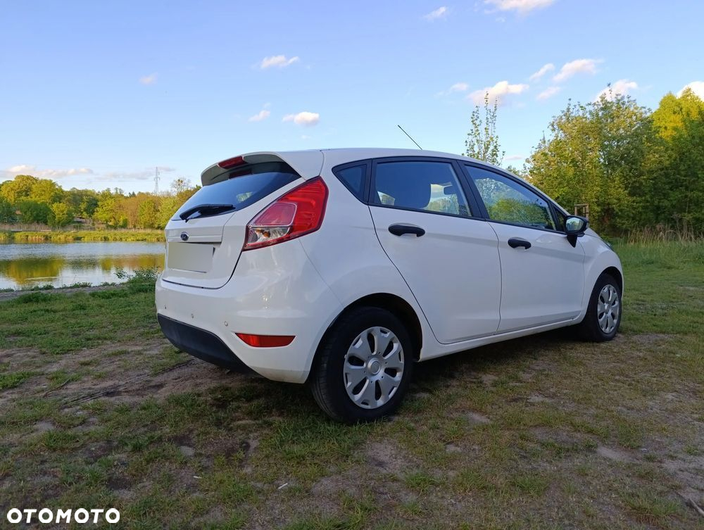 Ford Fiesta 1.5 TDCi Ambiente - 11