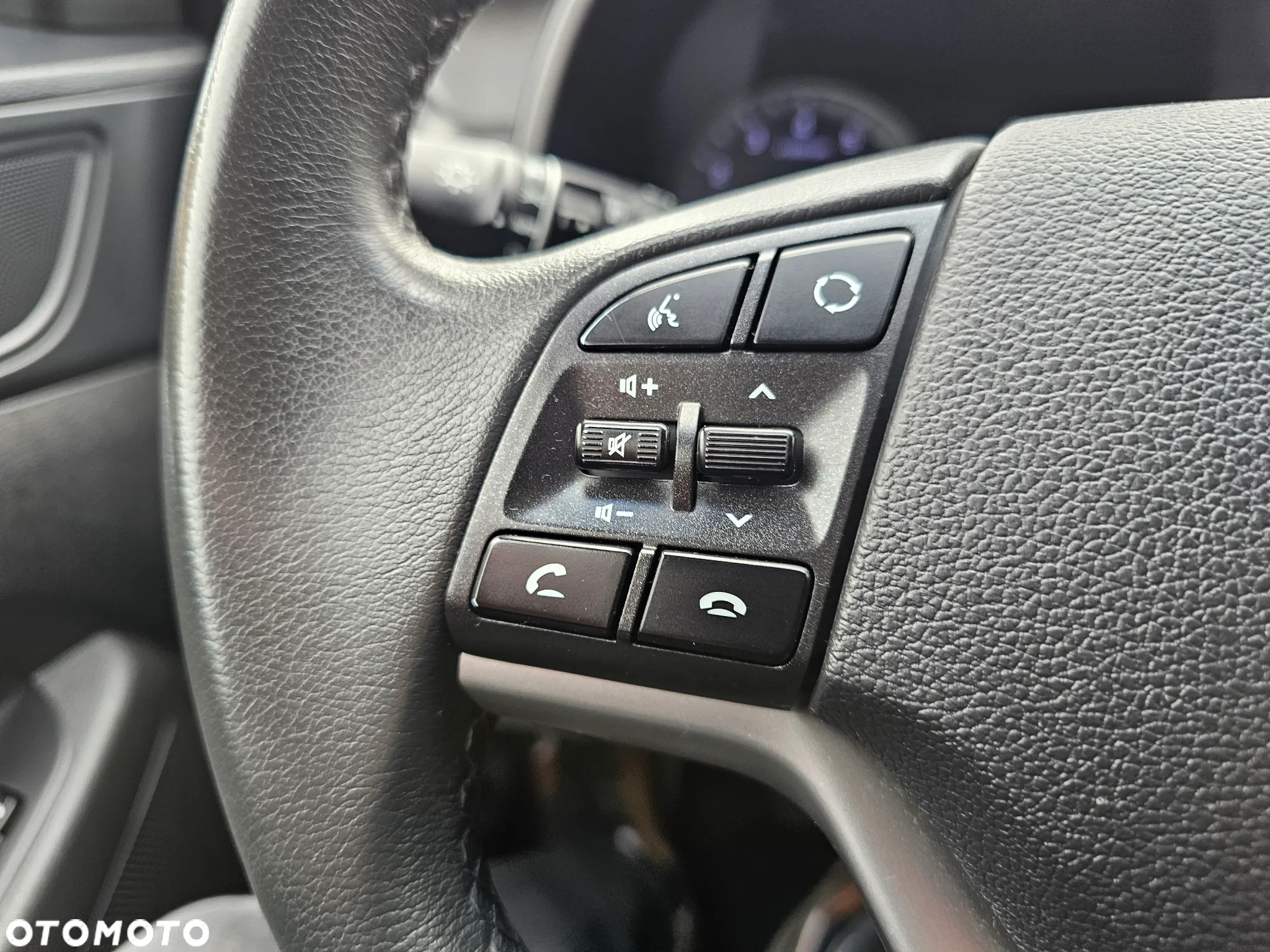 Hyundai Tucson 1.6 GDI BlueDrive GO 2WD - 36