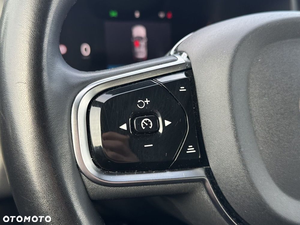 Volvo XC 60 B4 D Momentum - 13