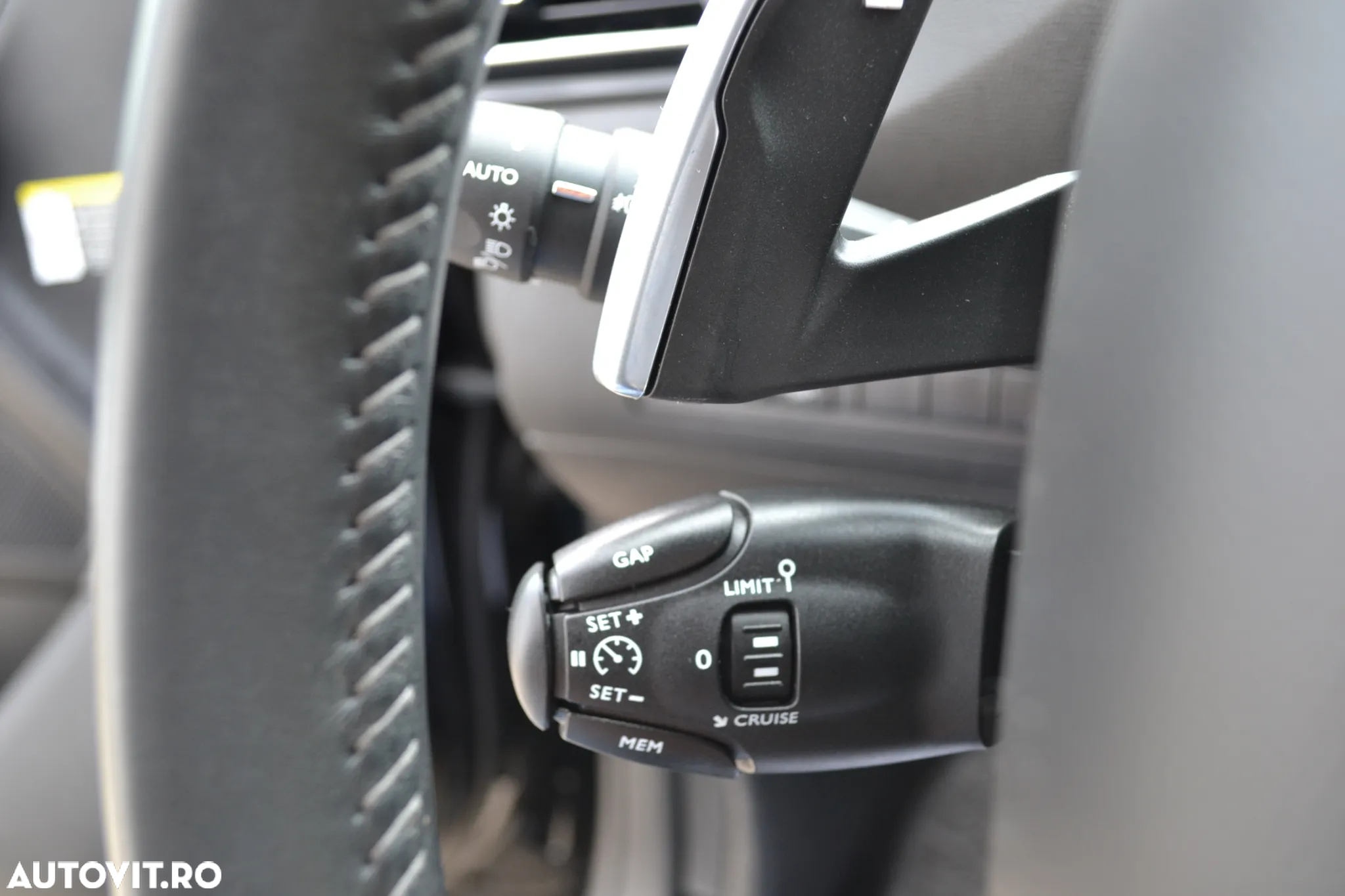 Peugeot 308 PureTech 130 EAT8 Allure - 15