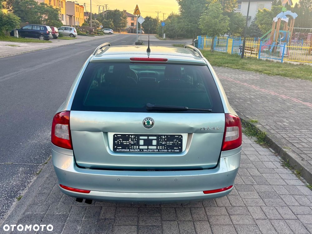 Skoda Octavia 2.0 TDI DPF DSG Ambiente - 13