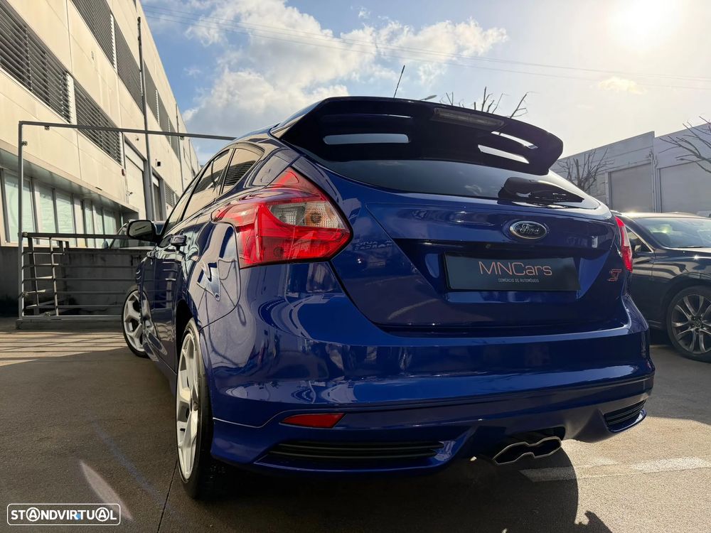 Ford Focus 2.0 EcoBoost ST - 4