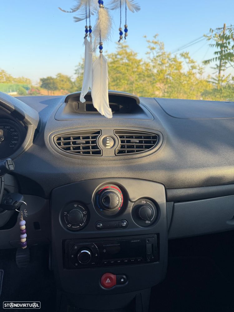 Renault Clio 1.2 16V Dynamique - 9