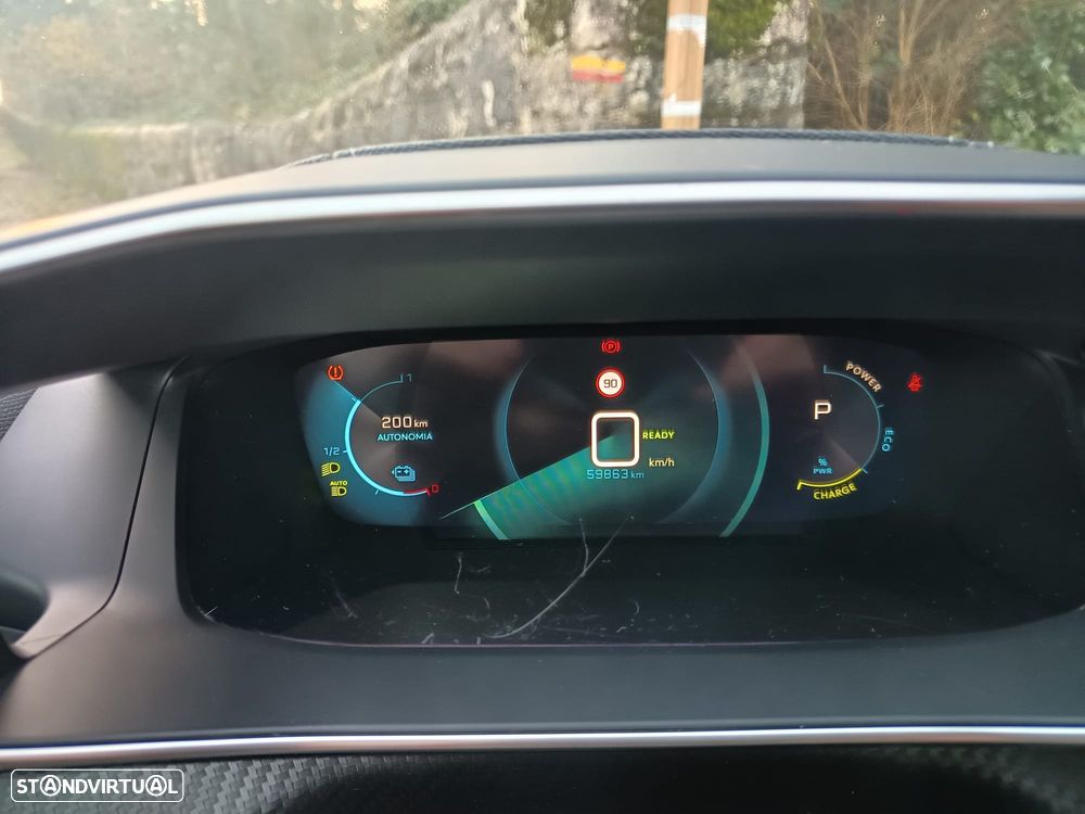 Peugeot e-2008 GT+ - 13