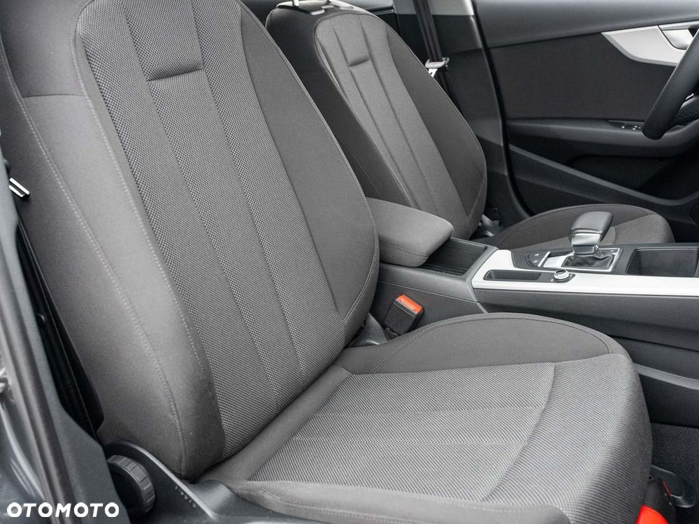 Audi A4 Limousine - 28
