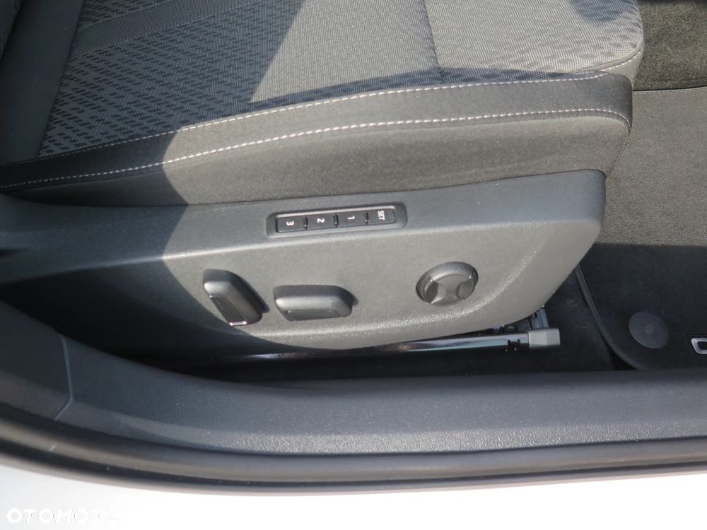 Skoda Octavia 2.0 TDI SCR Style DSG - 33