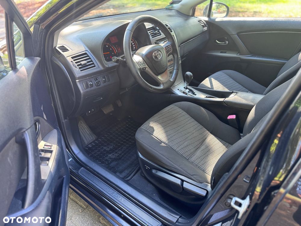Toyota Avensis 2.2 D-4D Premium - 24