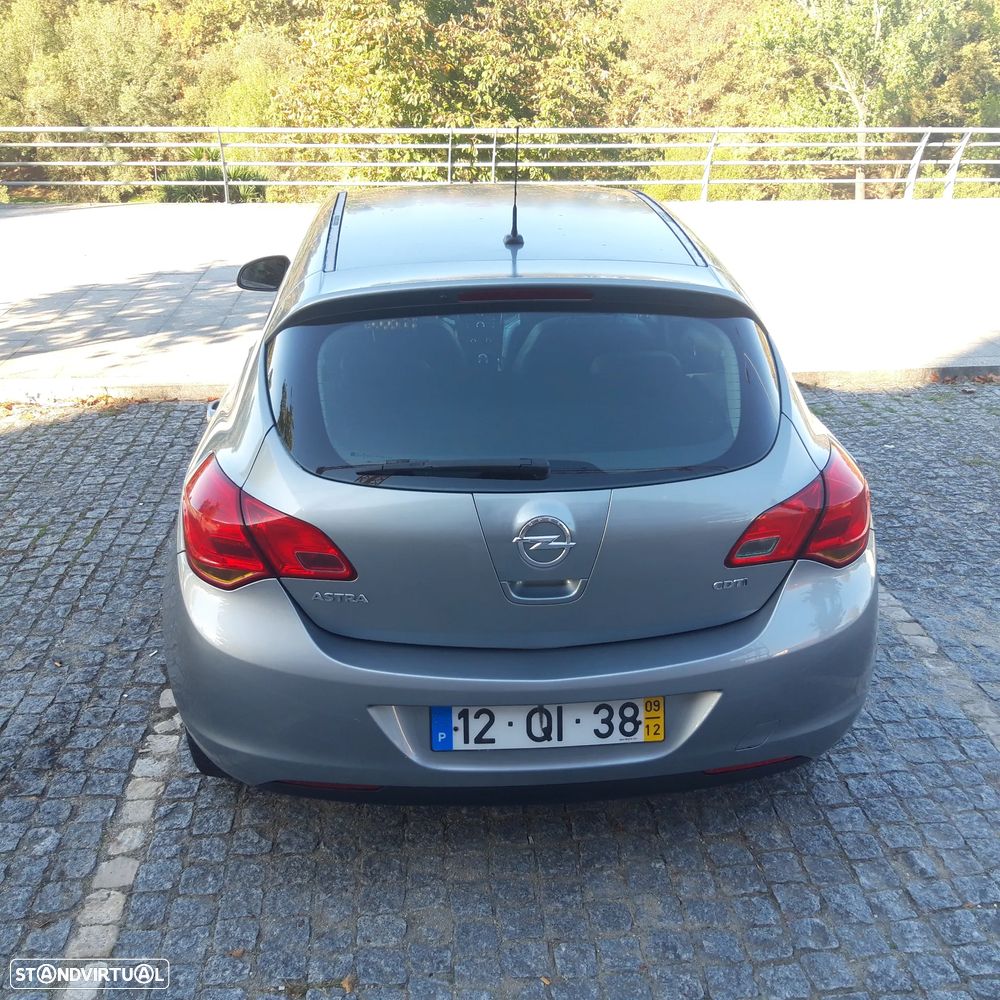 Opel Astra 1.7 CDTi Cosmo ecoFLEX - 8