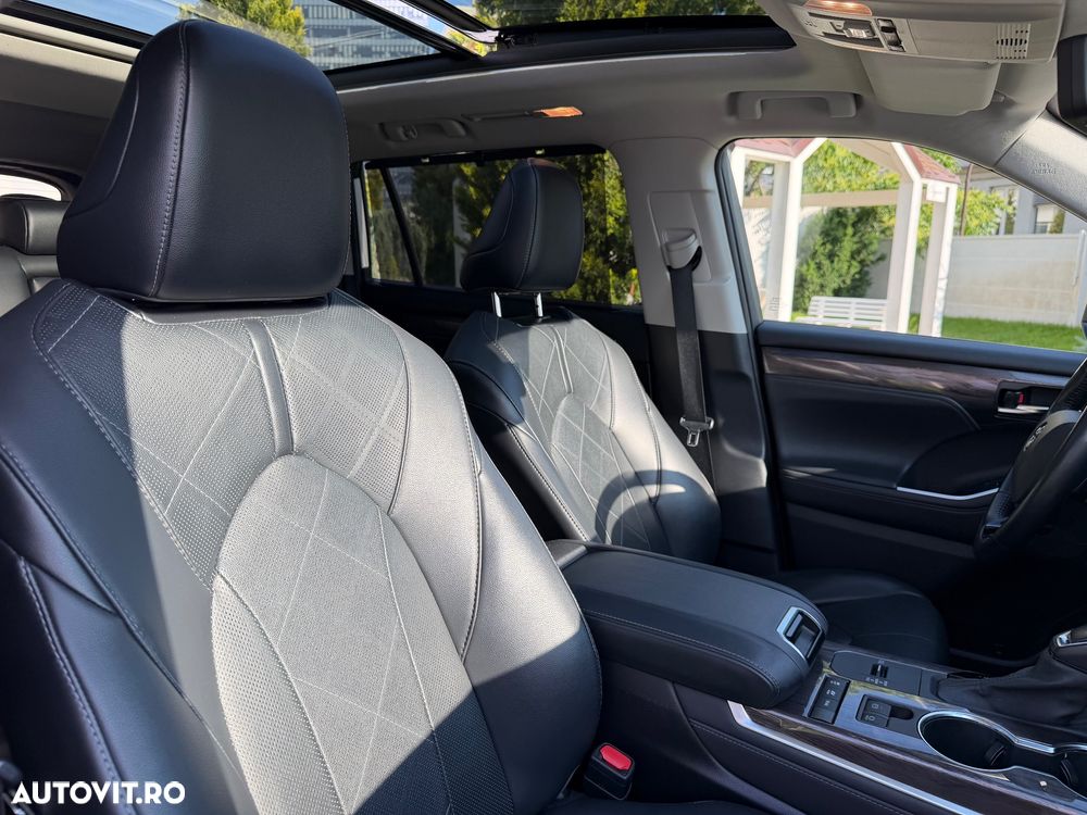 Toyota Highlander 2.5 L Dynamic Force 248CP Executive Metallic - 32