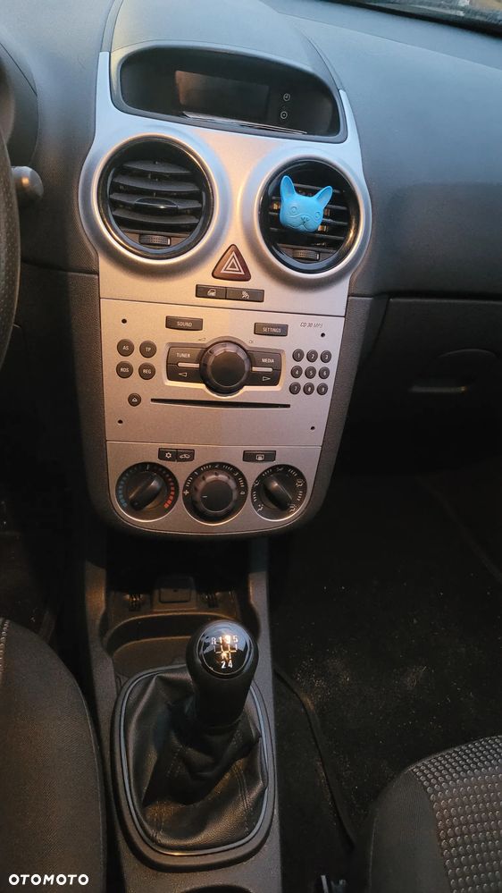 Opel Corsa - 10