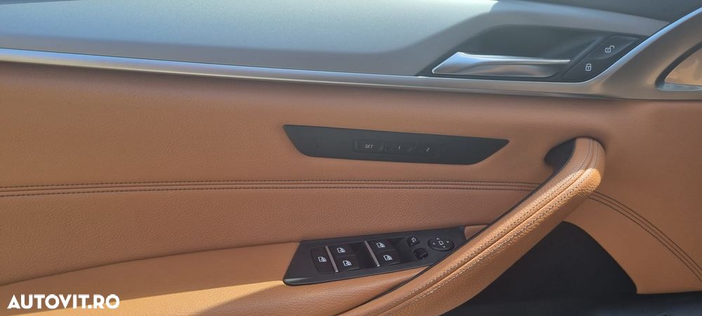 BMW Seria 5 520d Aut. Luxury Line - 9