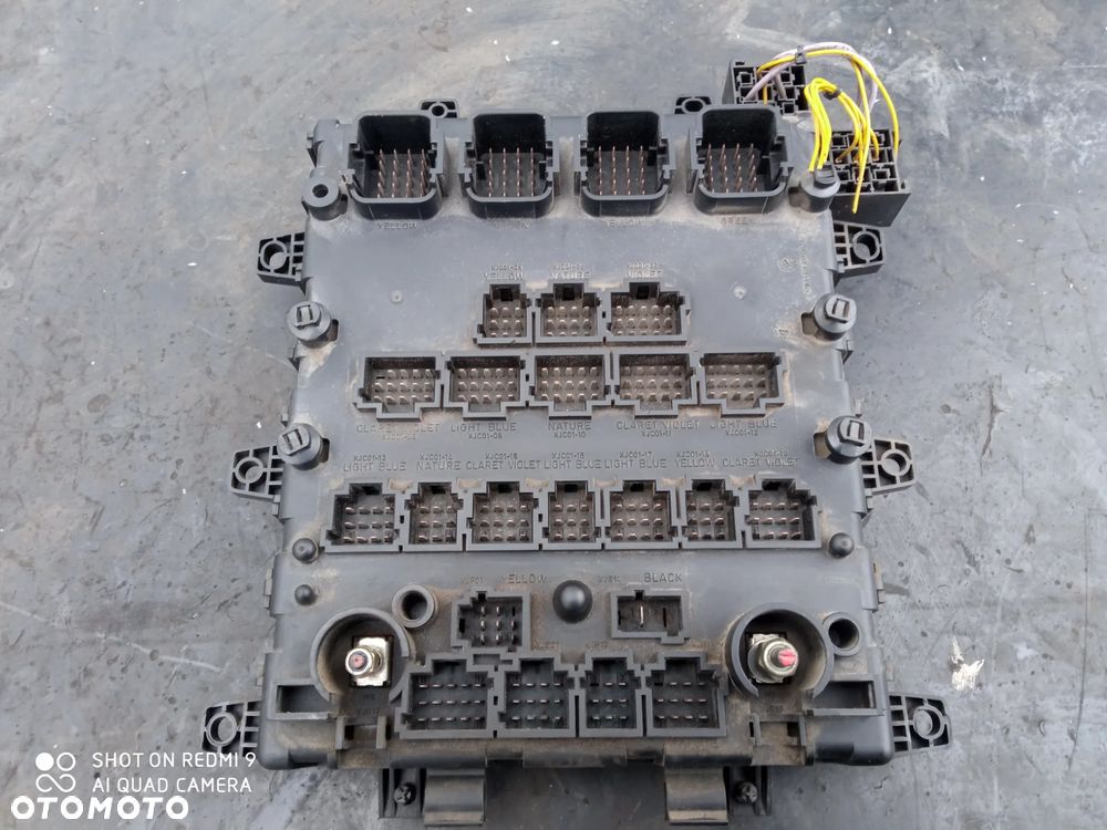 skrzynka bezpieczników RENAULT premium magnum DXI  nr 5010590677 - 2