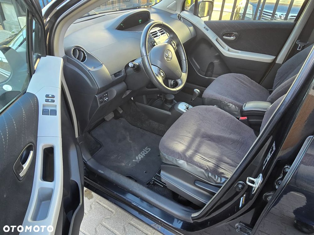 Toyota Yaris - 6