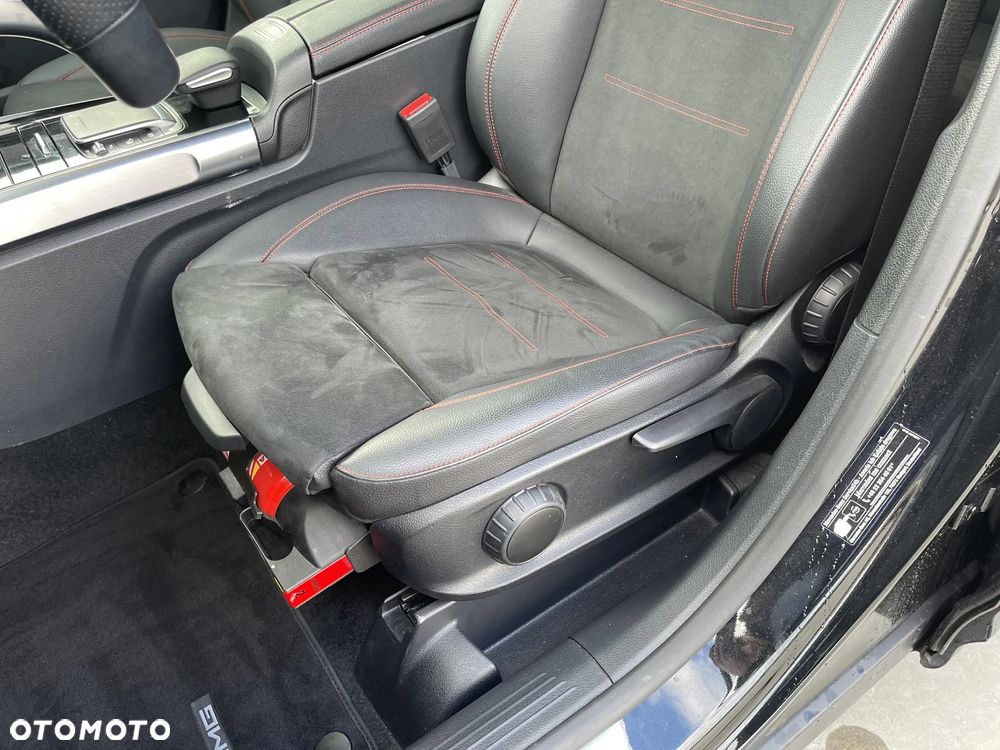 Mercedes-Benz GLB 200 d 4-Matic AMG Line 8G-DCT - 13