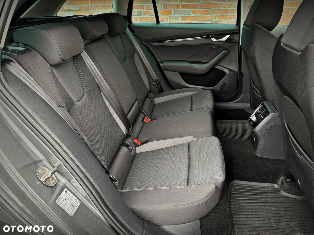 Skoda Octavia 2.0 TDI Selection DSG - 26