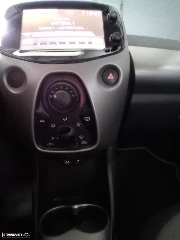 Toyota Aygo 1.0 X-Play+AC - 20