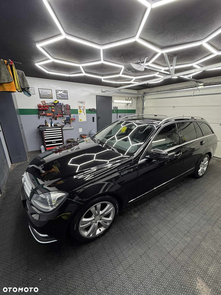 Mercedes-Benz Klasa C 300 CDI DPF 4Matic (BlueEFFICIENCY) 7G-TRONIC Avantgarde - 7