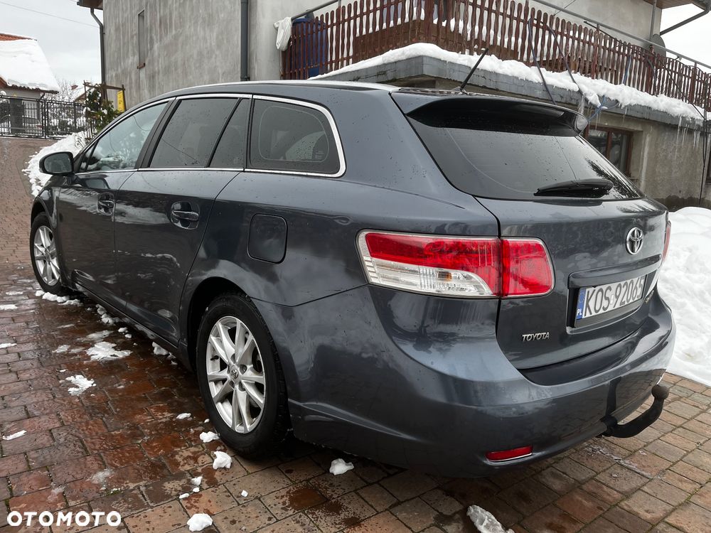 Toyota Avensis 1.8 Comfort - 5