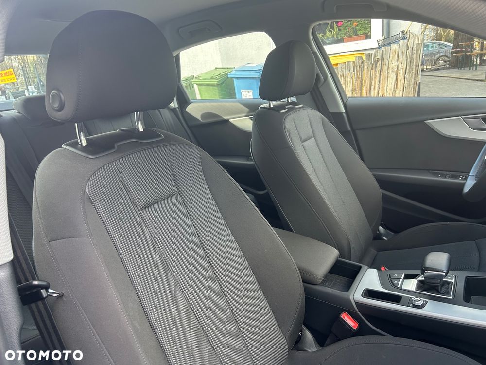 Audi A4 Limousine 35 TFSI mHEV Advanced S tronic - 12