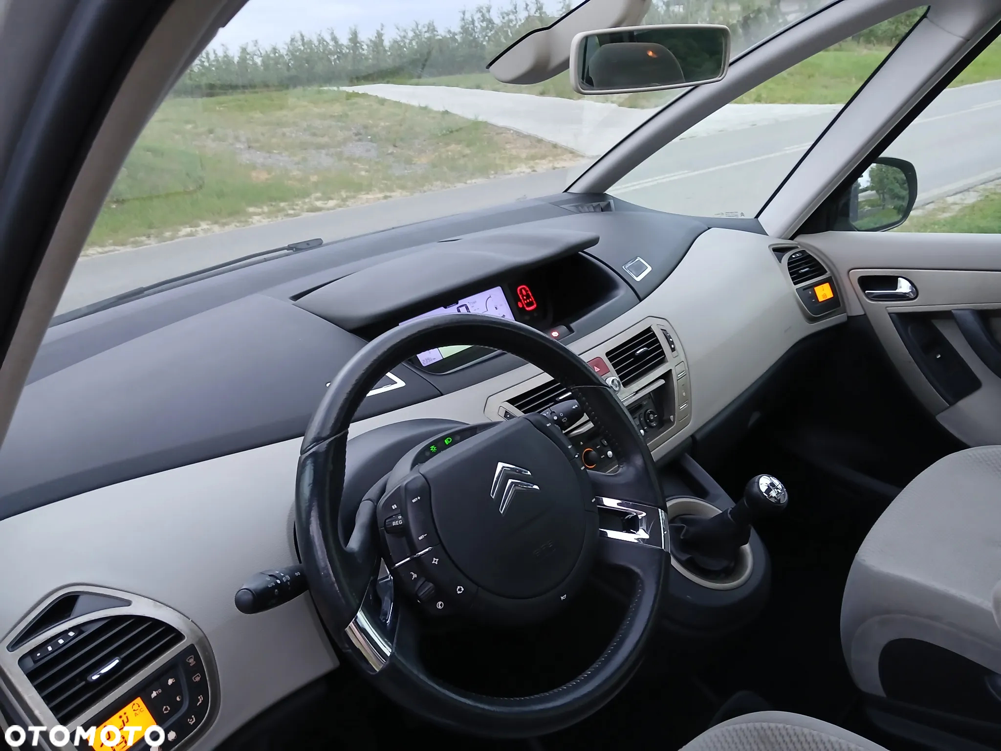 Citroën C4 Picasso 1.8i Impress - 11