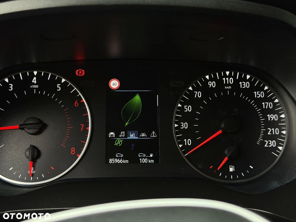 Renault Captur TCe 100 BUSINESS EDITION - 29