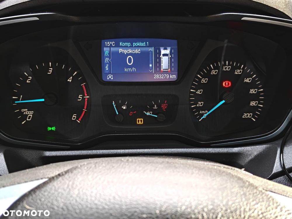 Ford Tourneo Custom - 26
