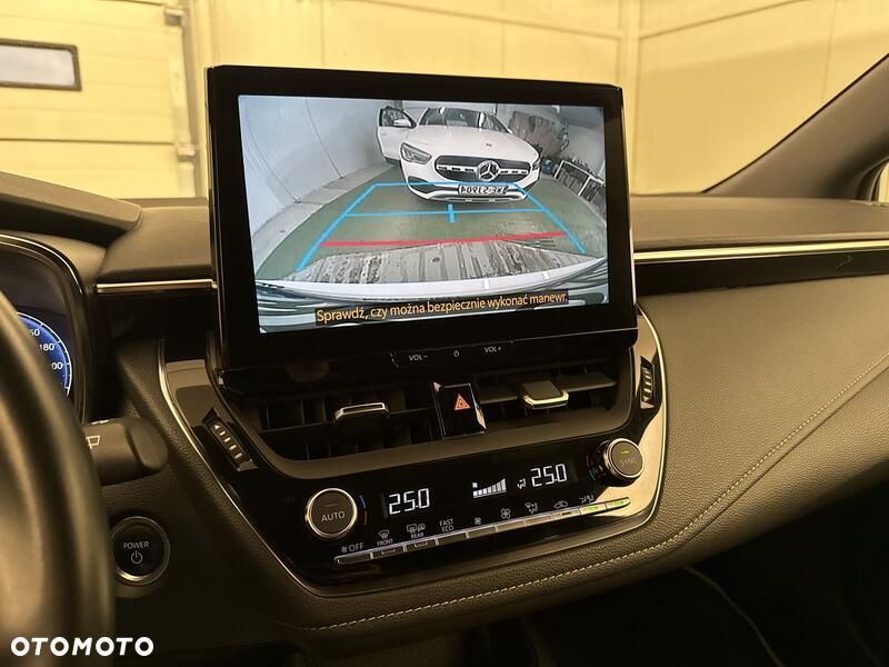 Toyota Corolla 1.8 Hybrid Comfort - 17