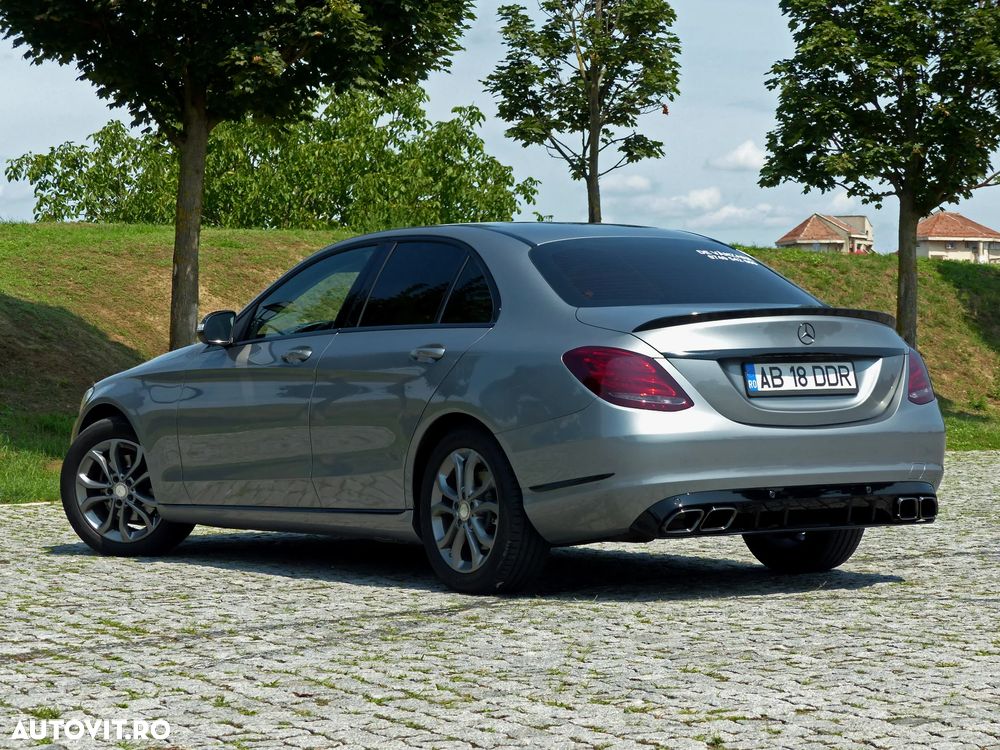 Mercedes-Benz C 220 CDI DPF (BlueEFFICIENCY) 7G-TRONIC Avantgarde - 4