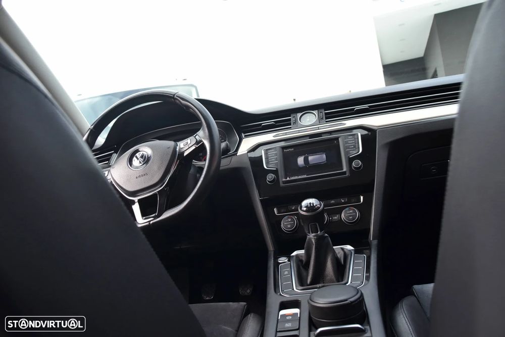 VW Passat Variant 2.0 TDI Highline - 15