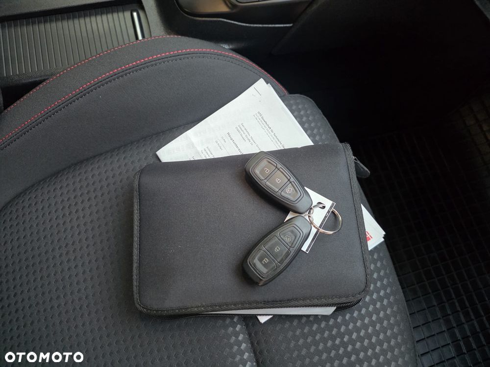 Ford Focus 2.0 EcoBlue ST-Line - 39