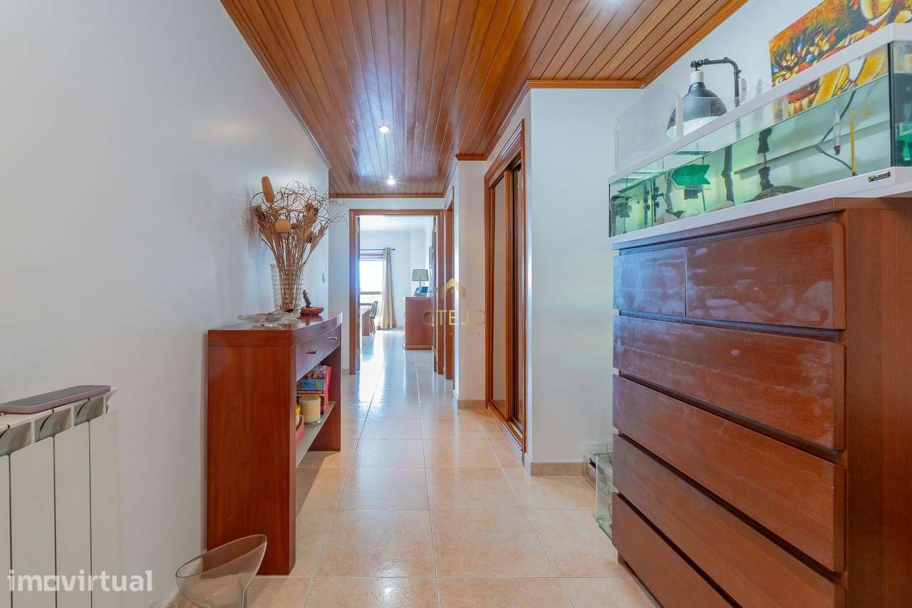 Apartamento T3 com Vista Rio em Póvoa de Santa Iria - Grande imagem: 3/29