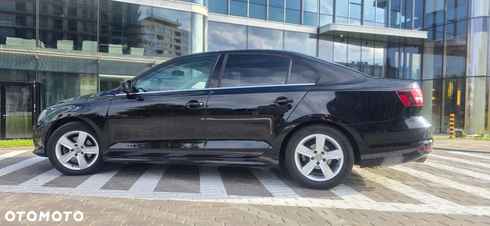 Volkswagen Jetta - 8