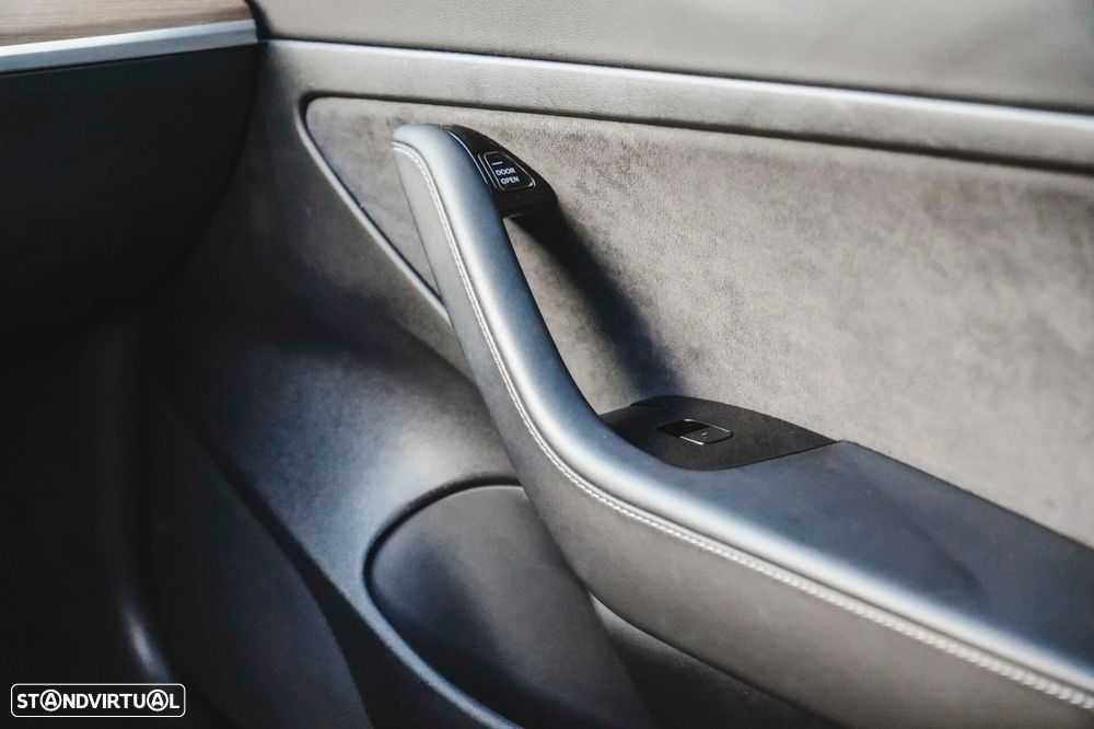 Tesla Model 3 Standard RWD Plus - 25