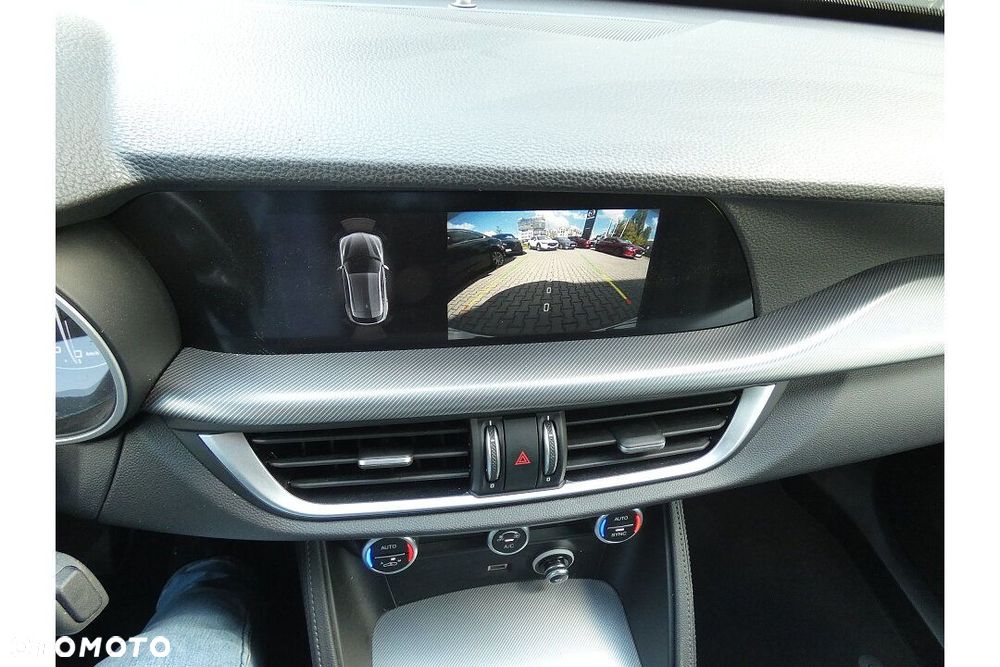 Alfa Romeo Stelvio 2.0 Turbo Sprint Q4 - 14