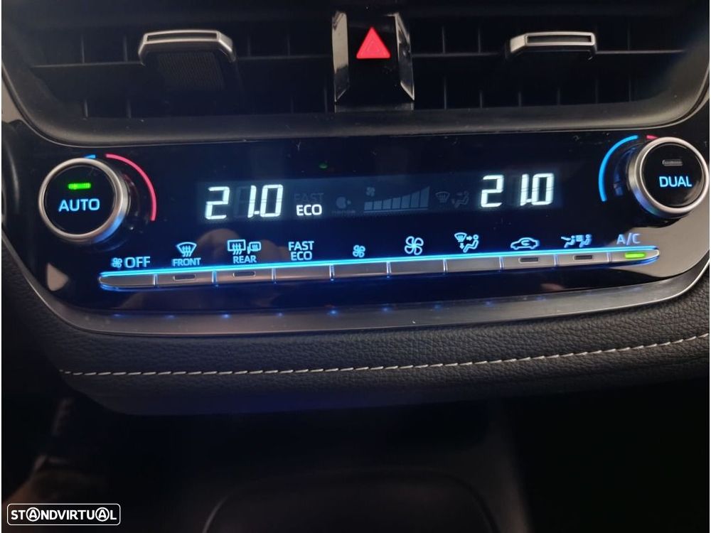 Toyota Corolla Touring Sports - 10