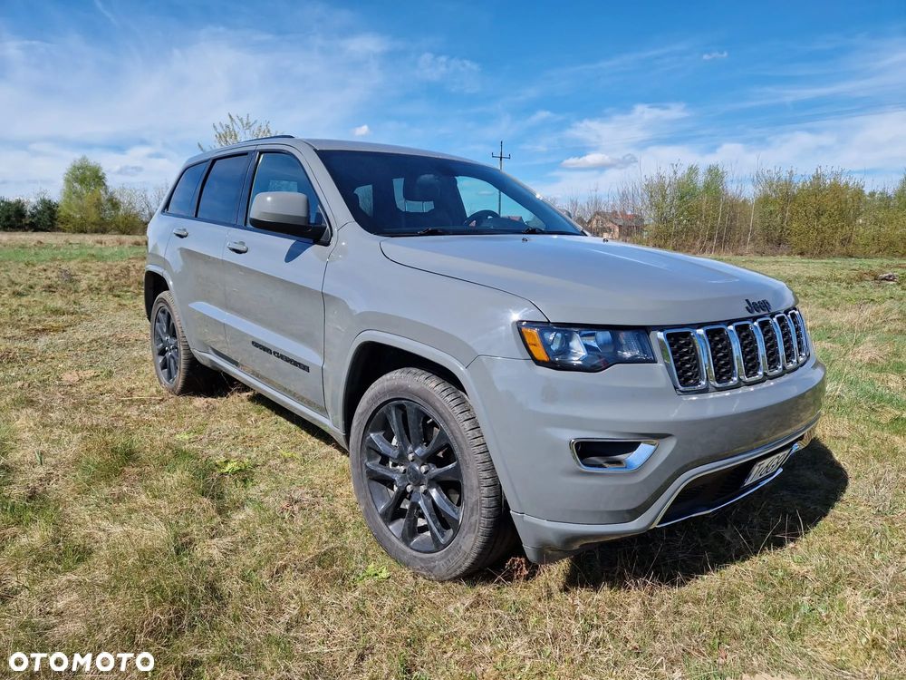 Jeep Grand Cherokee - 1