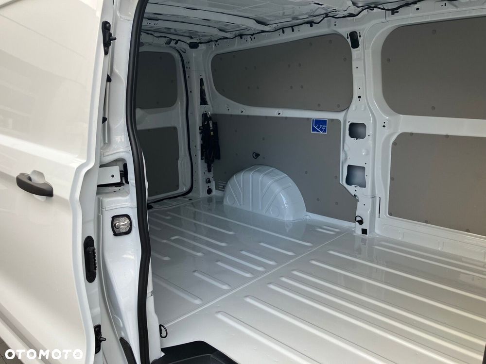 Volkswagen Transporter Transporter Furgon silnik: 2,0 l TDI 150 KM / skrzynia biegów: 8-biegowa automatyczna rozstaw osi: 3500 mm - 14
