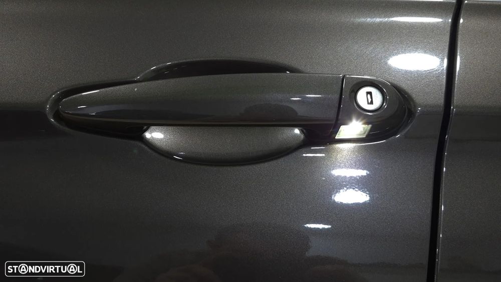 BMW 320 d Sport-Aut. Efficient Dynamics Edition - 33