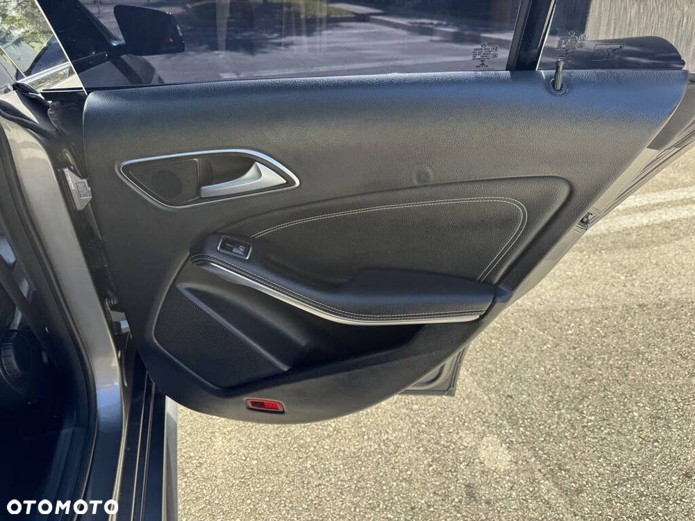 Mercedes-Benz CLA 250 4-Matic - 19