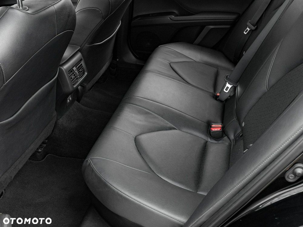 Toyota Camry - 27